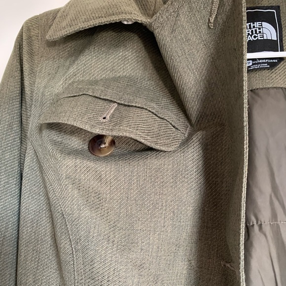 Olive green North Face women’s jacket - dry-cleaned - Picture 5 of 9